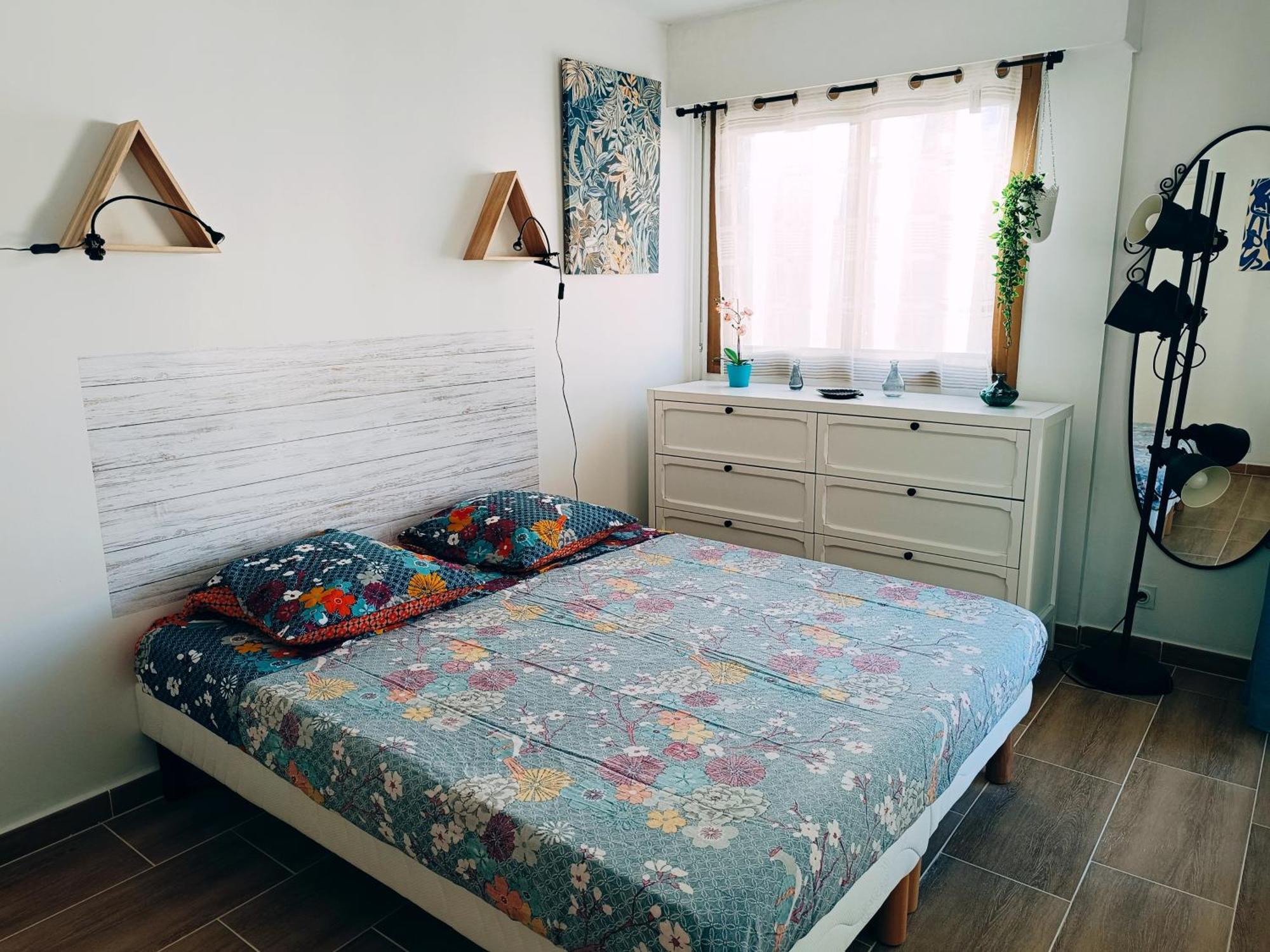 2 pièces climatisé avec balcon dans le vieil Antibes, résidence moderne avec ascenseur Exterior foto