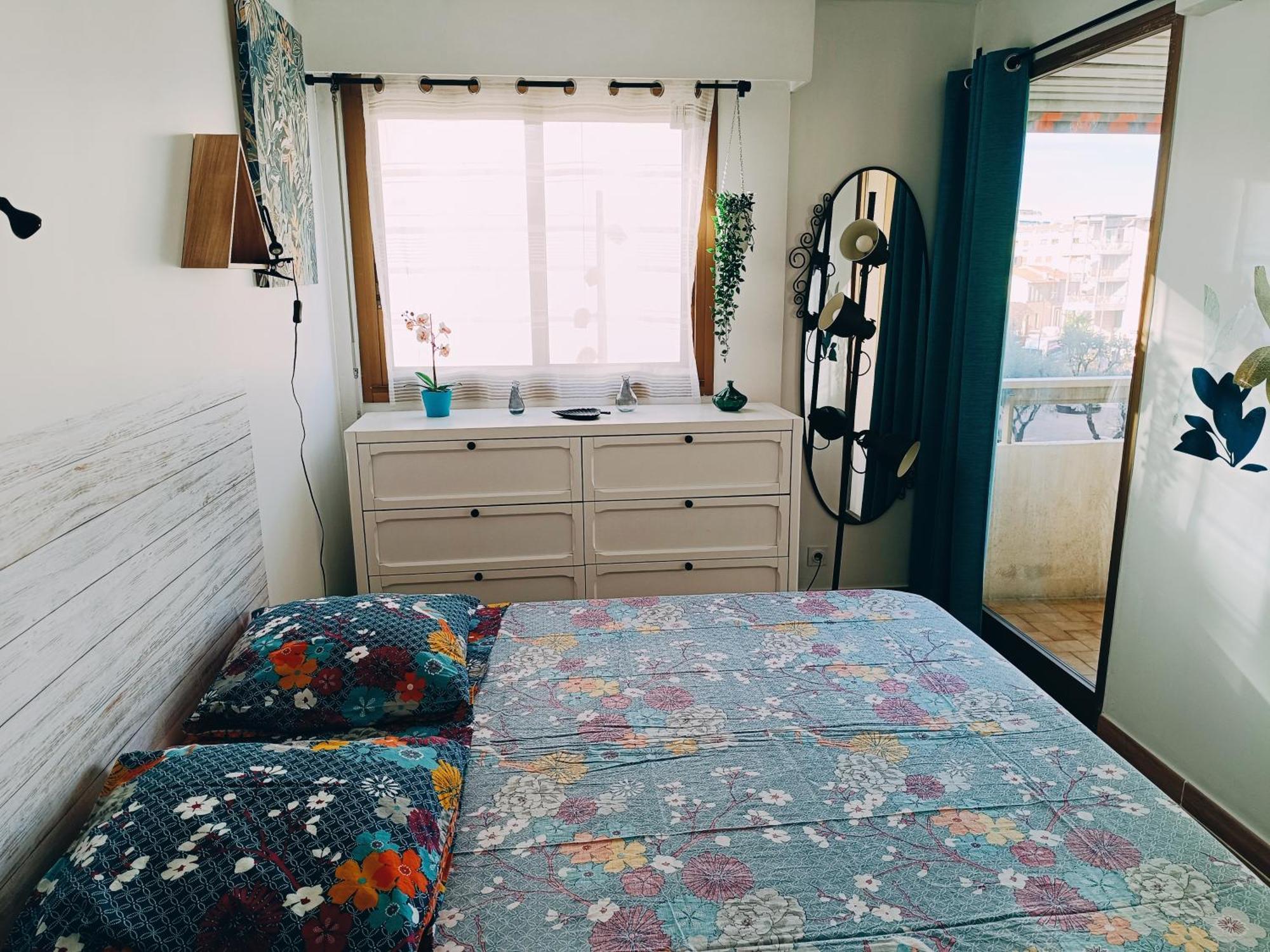 2 pièces climatisé avec balcon dans le vieil Antibes, résidence moderne avec ascenseur Exterior foto